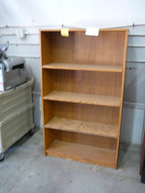 lot 79 image: Oak Bookcase 4 Shelves
