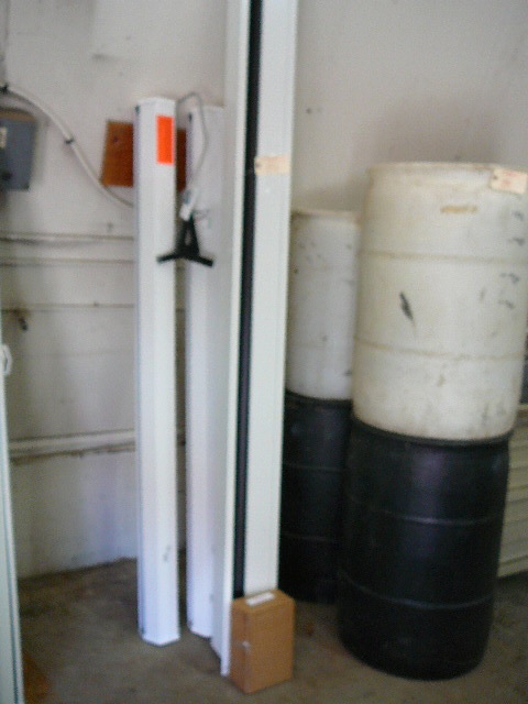 lot 82 image: 1 Power Wall Screen & 2 Manual Wall Screens