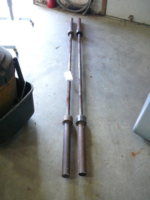 lot 83 image: 2 Barbells