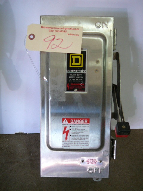 lot 92 image: Disconnect Box Square D Heavy Duty Safety Switch