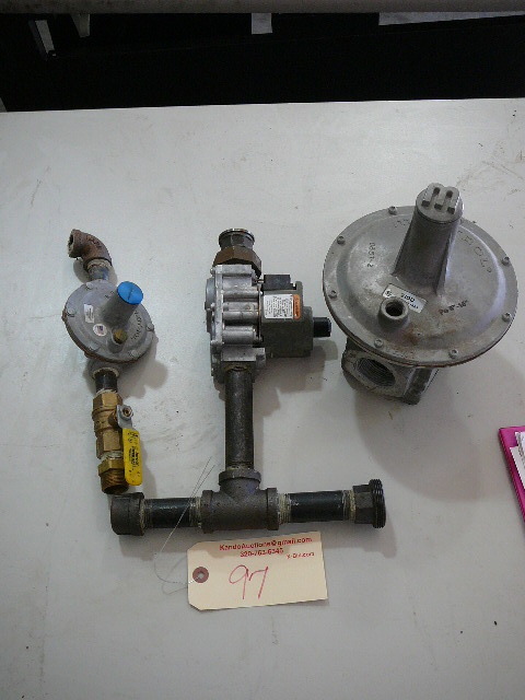 lot 97 image: Gas Valves & Regulators