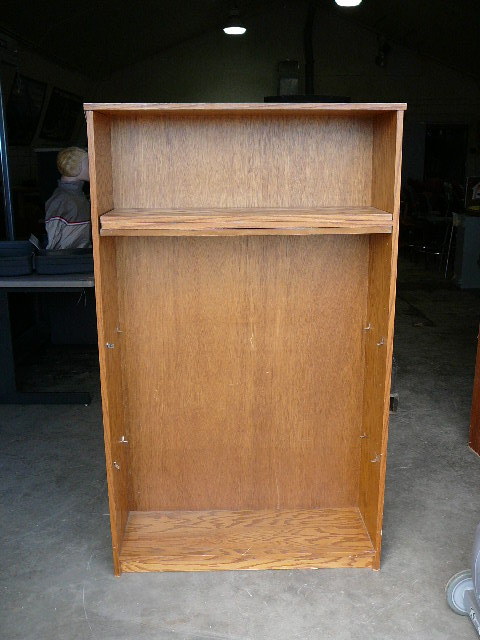 lot 107 image: Oak Book Shelf