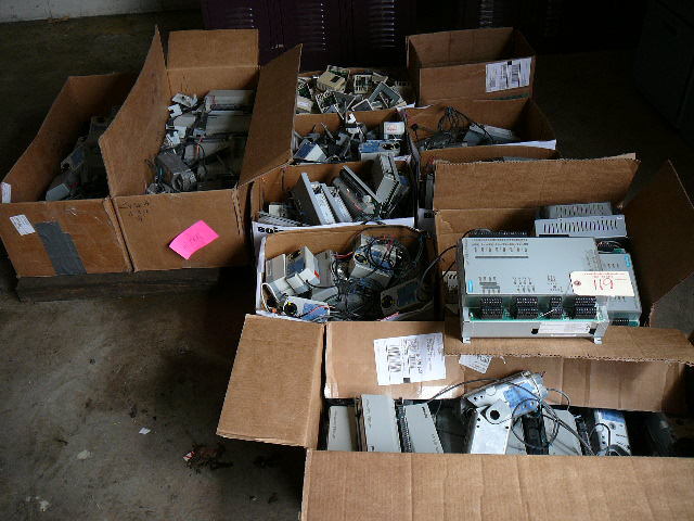 lot 119 image: Large Lot of Electric Misc.