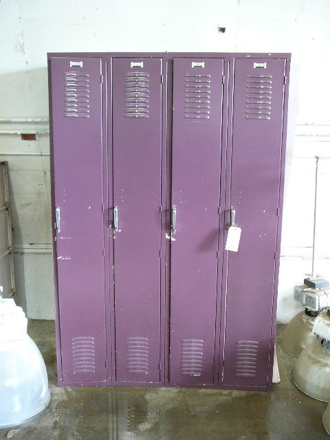 lot 124 image: 4 Door Locker