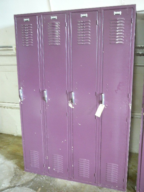 lot 125 image: 4 Door Locker