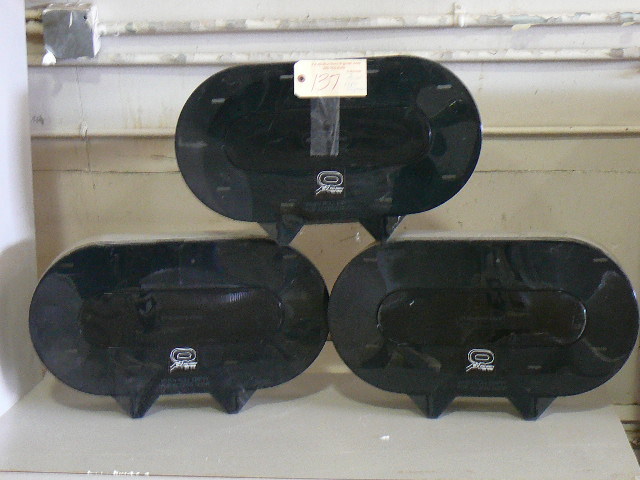 lot 137 image: Toilet Paper Dispensers