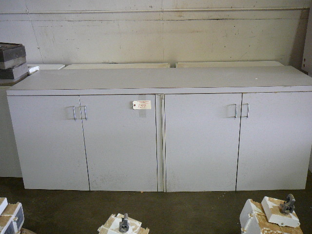 lot 139 image: 2 Base Cabinets With Countertop