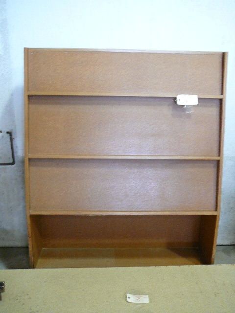 lot 4 image: Magazine Rack