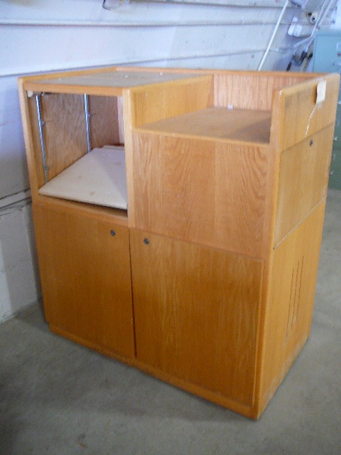 lot 8 image: Wooden Media Cabinet 2 Sided With Locks