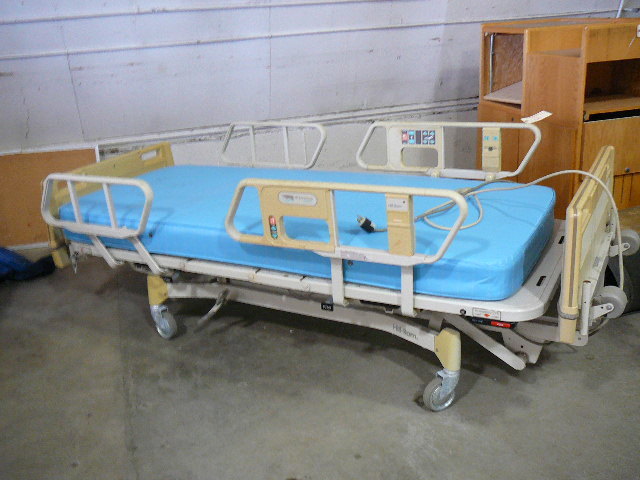 lot 12 image: Hill Rom Advance 2000 Medical Hospital Bed