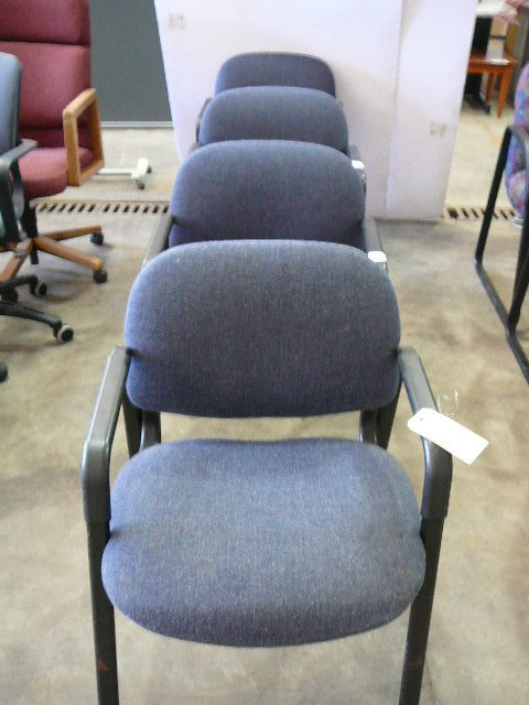 lot 39 image: 4 Waiting Room Chairs