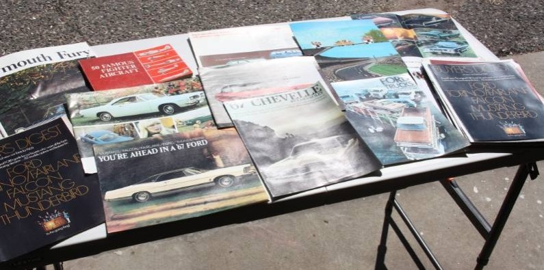 lot 4 image: Vintage Automobile Car Publications  28 Items