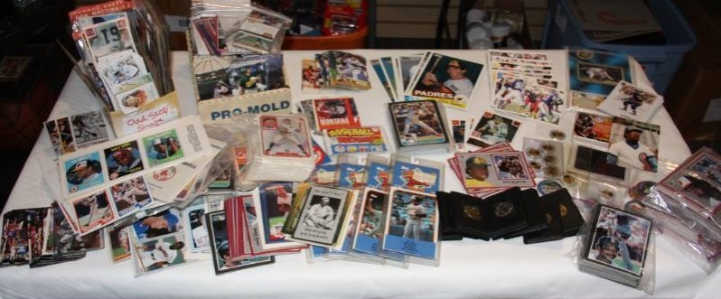 lot 39 image: Large Oversized and Oddball Sports Card Lot  500 Cards
