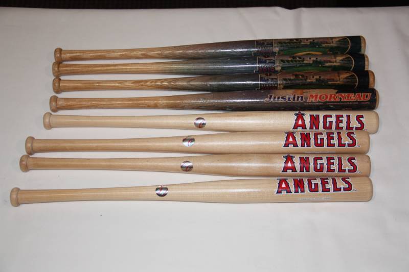 lot 47 image: Lot of Minnesota Twins and Angels Mini Bat  8 Items