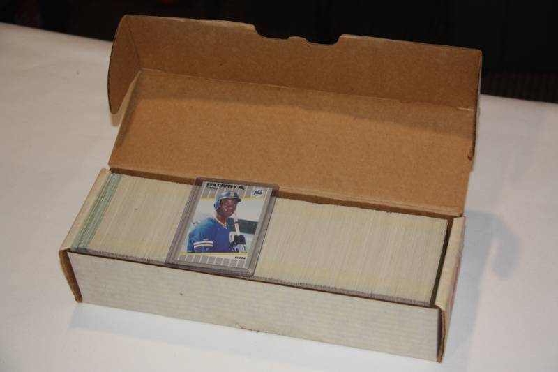 lot 68 image: 1989 Fleer Baseball Complete Set w Ken Griffey Jr Rookie