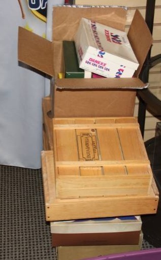 lot 88 image: Unsorted Sports Card Common Lot 10,000 Cards