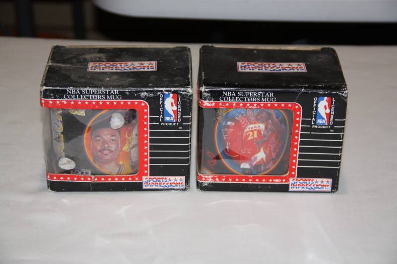 lot 100 image: Sports Impressions NBA Mug Lot of 2