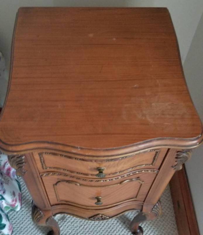 lot 32 image: Antique French Provincial Night Stand
