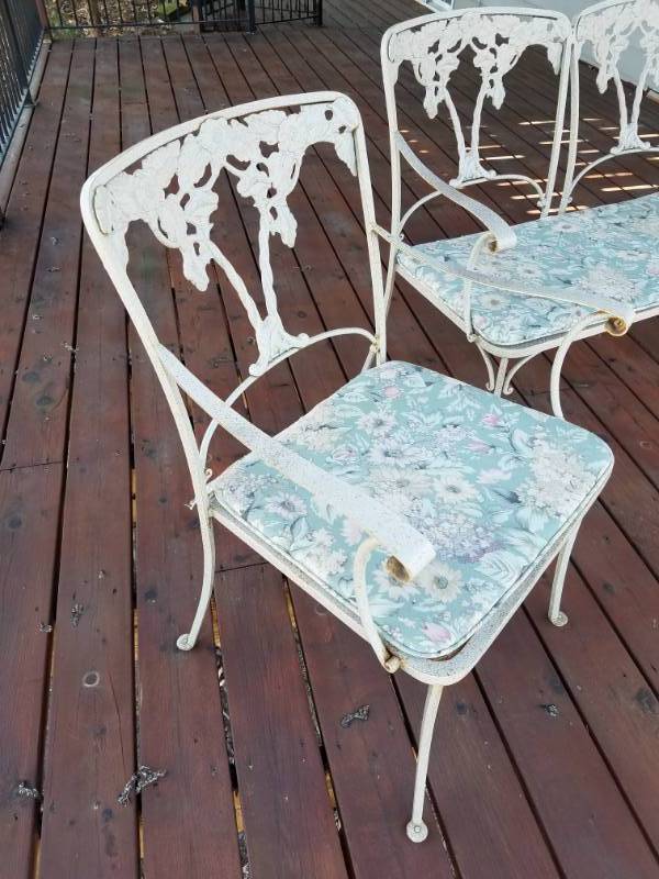 lot 43 image: Outdoor Patio Furniture Set (5 pieces)