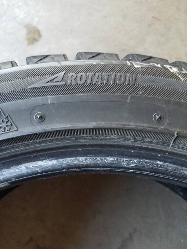 lot 73 image: Bridgestone Blizzak WS80 22545R17 Winter Tires (4)