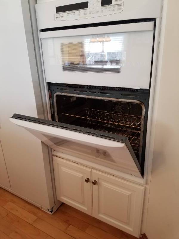 lot 66 image: KitchenAid Microwave and Oven Combo ModelKEMS307DWHG