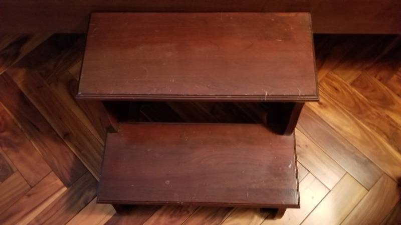 lot 2 image: Dark Mahogany Two Step Bed Stairs