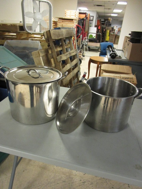 lot 123 image: PAIR OF STOCK POTS