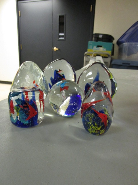 lot 125 image: AQUATIC ART GLASS
