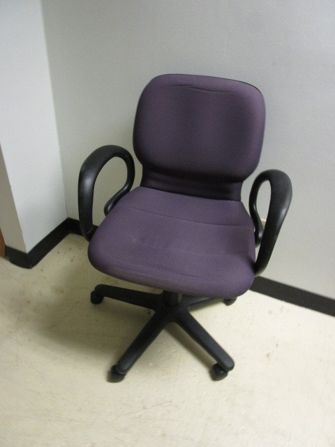lot 117 image: STEELCASE SENOR HYDRAULIC OFFICE CHAIRS