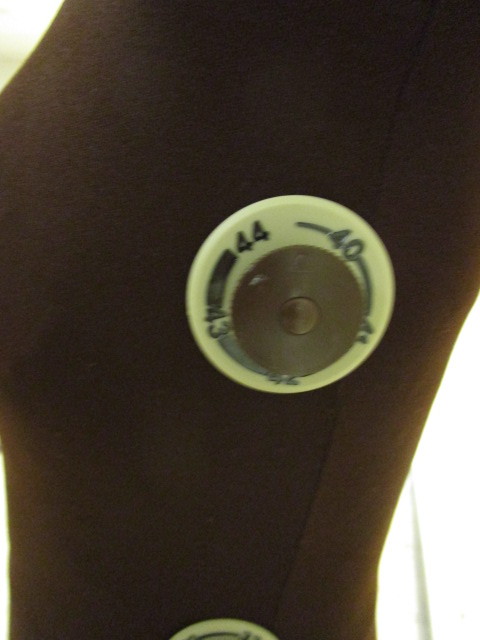 lot 132 image: ADJUSTABLE DRESS FORM