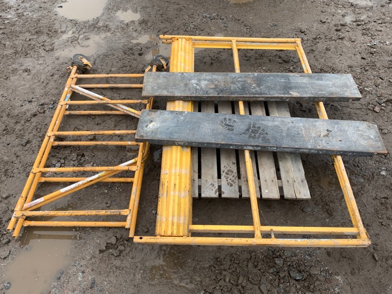 lot 10 image: (1) Set Of Commercial Construction Scaffolding