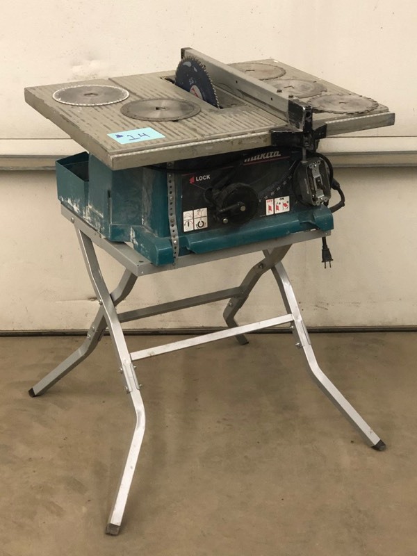 lot 14 image: Makita 10 Tablesaw