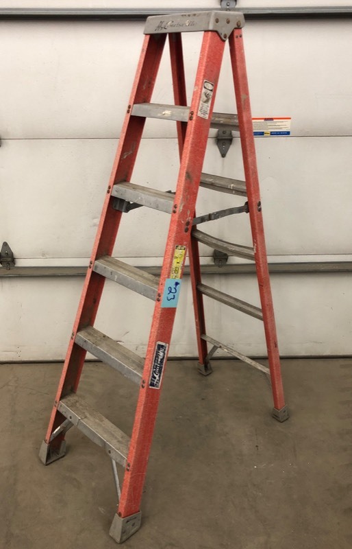 lot 23 image: Louisville Step Ladder