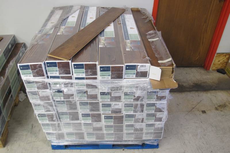 Pallet Of Harmonics Toasted Cinnamon Oak Laminate Moisture Resistant Flooring 42 Boxes Huge Flooring Vinyl Tarps Patio Furniture General Merchandise Cook Ware Electronics And Much More K Bid