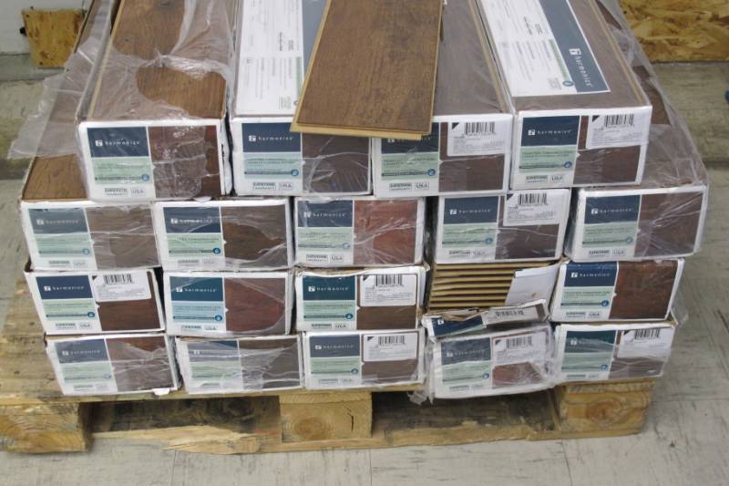 lot F2 image: Lot of Harmonics Toasted Cinnamon Oak Laminate Moisture Resistant Flooring - 19 Boxes