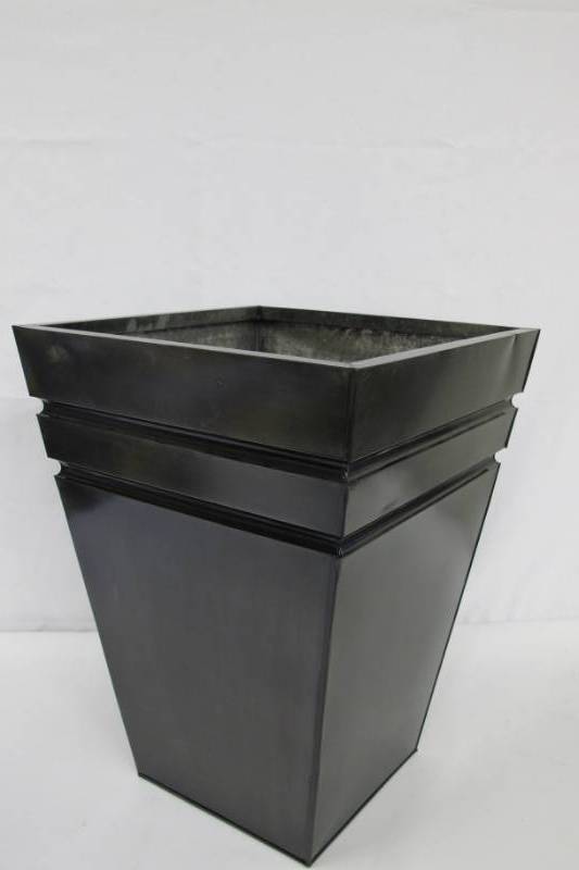 lot 5 image: Decorative Black Metal IndoorOutdoor Pot - Slight Dent