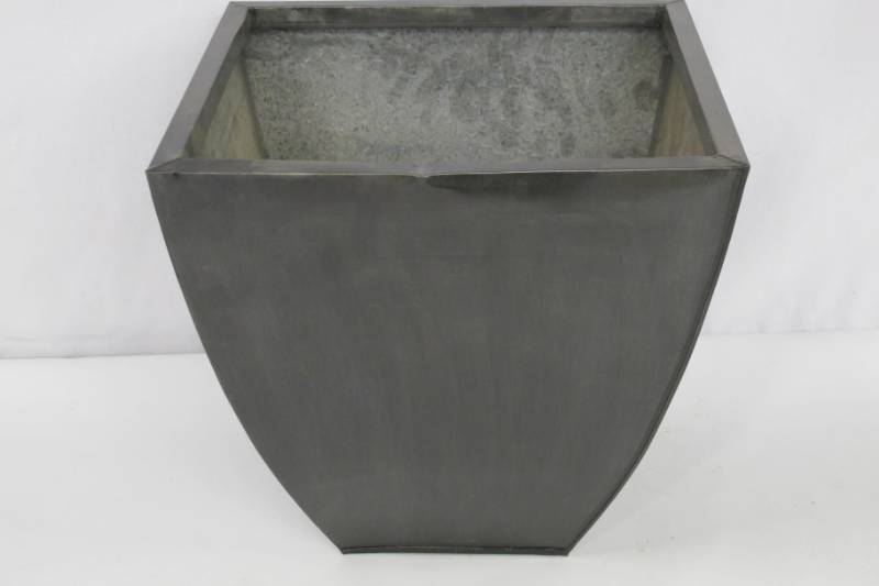 lot 6 image: Black Metallic IndoorOutdoor Pot - Slight Dent