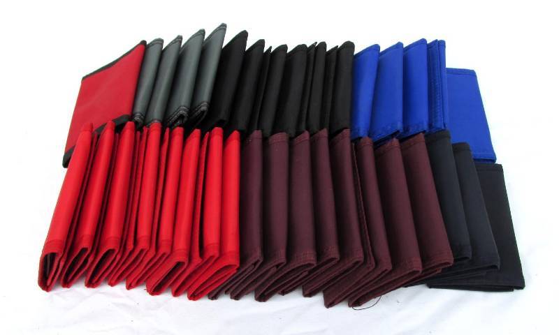 lot 46 image: Lot of New Vintage Nylon Velcro Wallets