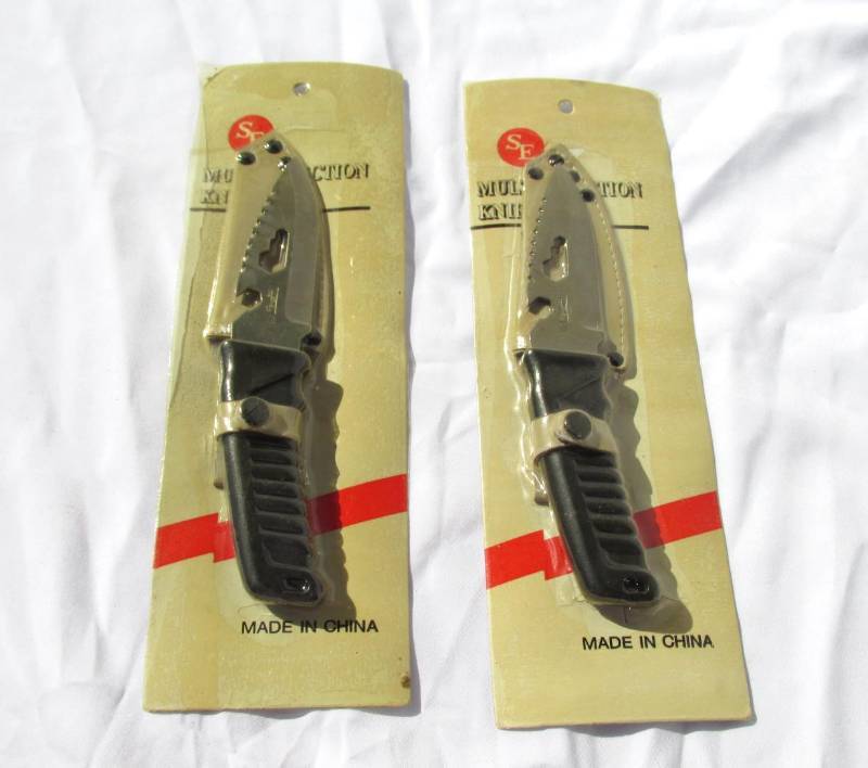 lot 62 image: Pair of New Vintage Stainless Steel Hunting Knives