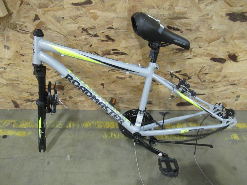 lot 235 image: Graphite Peak Roadmaster 24 18 Speed Forks and Frame, For parts or Restore