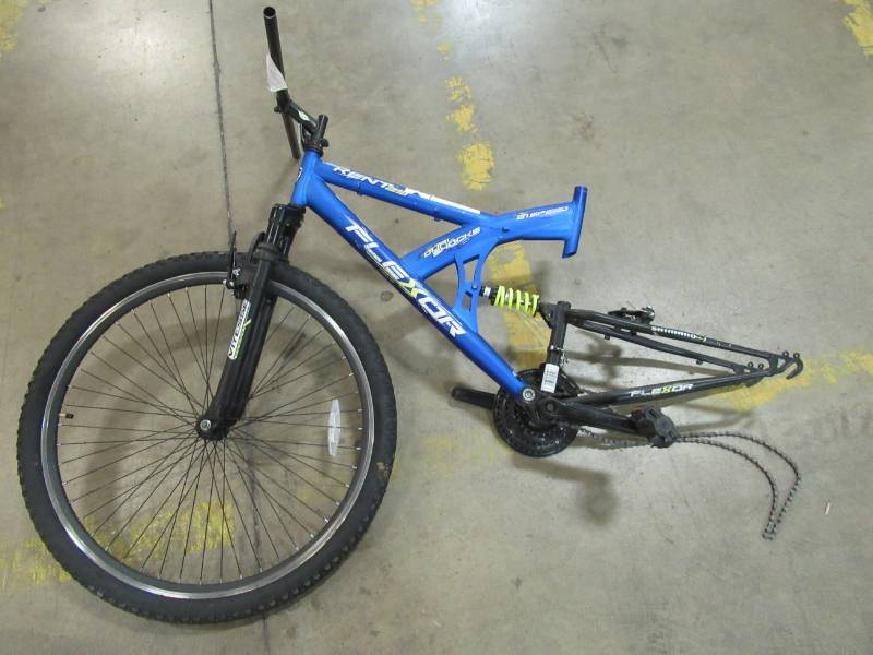 lot 254 image: 28 Kent Flexor 21 Speed Fork, Bars and Frame For Parts or Restore