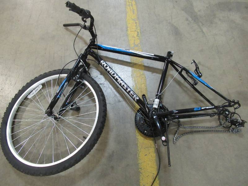 lot 257 image: 26 Roadmaster 18 Speed Fork, Bars and Frame For Parts or Restore