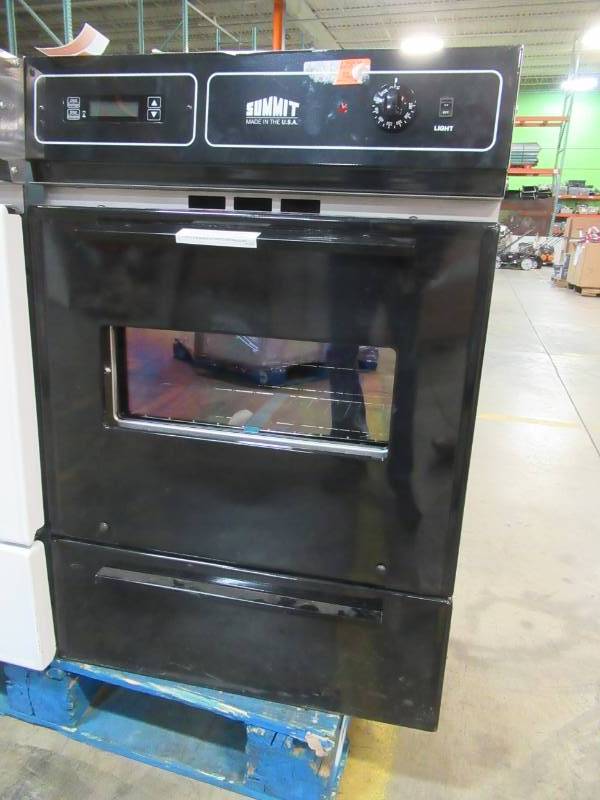 lot 198 image: Summit Appliance 24 in. Single Gas Wall Oven in Black, TTM7212DK - Damaged Glass - For Parts or Restore.