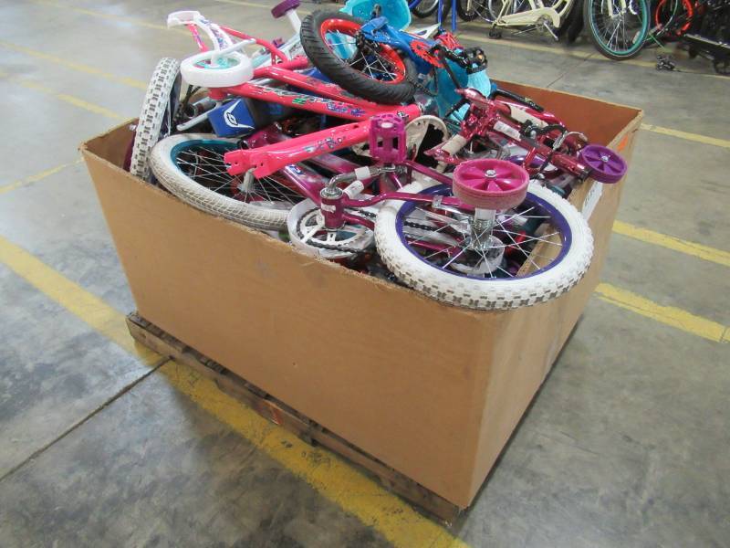 lot 268 image: WHOLESALE MIXED PALLET OF RETURNS - CHILDRENS 12 - 16 BICYCLES & PARTS