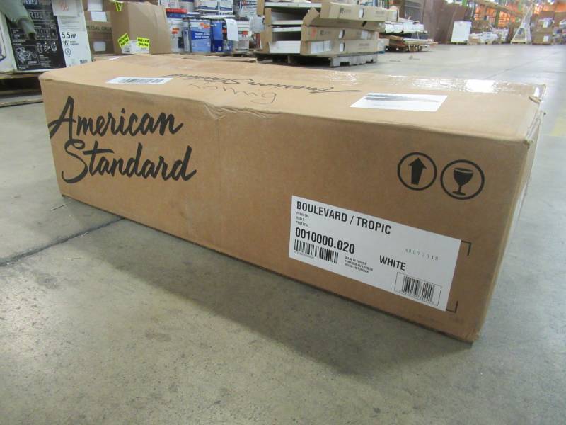lot 82 image: American Standard Boulevard Tropic Vitreous China Pedestal Leg in White, 0010.000.020