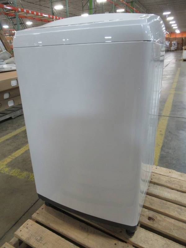 lot 37 image: Magic Chef 2.0 cu. ft. Compact Top Load Washing Machine in White, Portable with Stainless Steel Tub, MCSTCW20W4