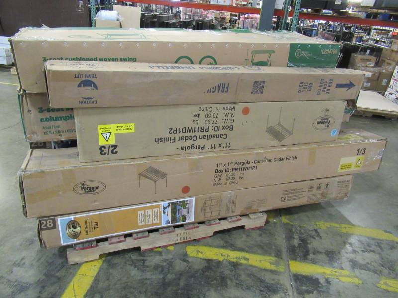 lot 98 image: WHOLESALE MIXED OUTDOORPATIO PALLET OF RETURNS - PERGOLAS, GAZEBOS, SWINGS AND MORE