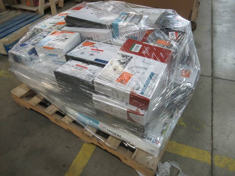 lot 157 image: WHOLESALE MIXED PALLET OF RETURNS - BATHROOM & KITCHEN FAUCETS
