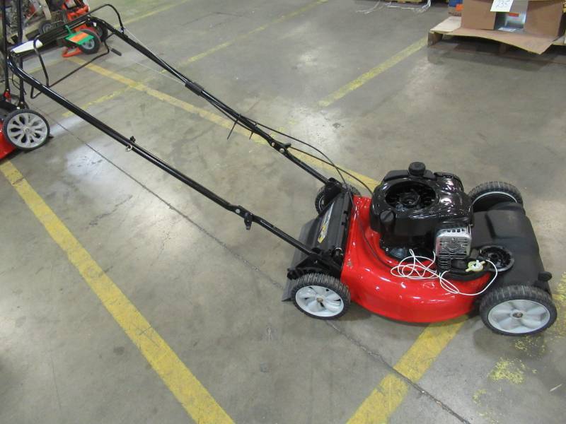 lot 164 image: Yard Machines 20 in. 125cc OHV Briggs & Stratton Gas Push Mower, 11A-02BT729 - Recoil Stuck.