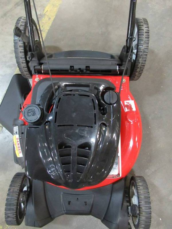 CRAFTSMAN M110 140-cc 21-in Gas Push Lawn Mower with Briggs & Stratton